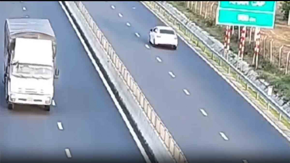 nữ tài xế bị phạt 35 triệu đồng lỗi lùi xe trên cao tốc vĩnh hảo - phan thiết hình ảnh 1 nu tai xe bi phat 35 trieu dong loi lui xe tren cao toc vinh hao - phan thiet hinh anh 1