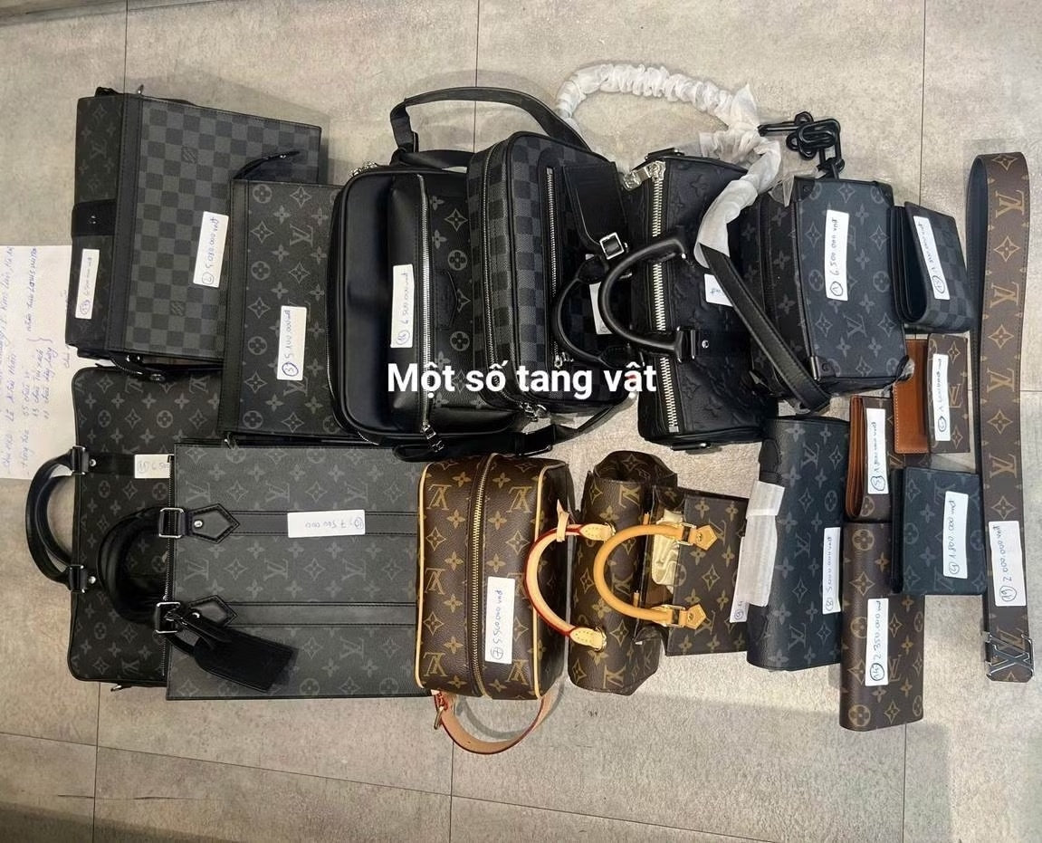 kinh doanh hàng hiệu giả mạo, thu lợi bất chính hàng tỷ đồng hình ảnh 1 kinh doanh hang hieu gia mao, thu loi bat chinh hang ty dong hinh anh 1