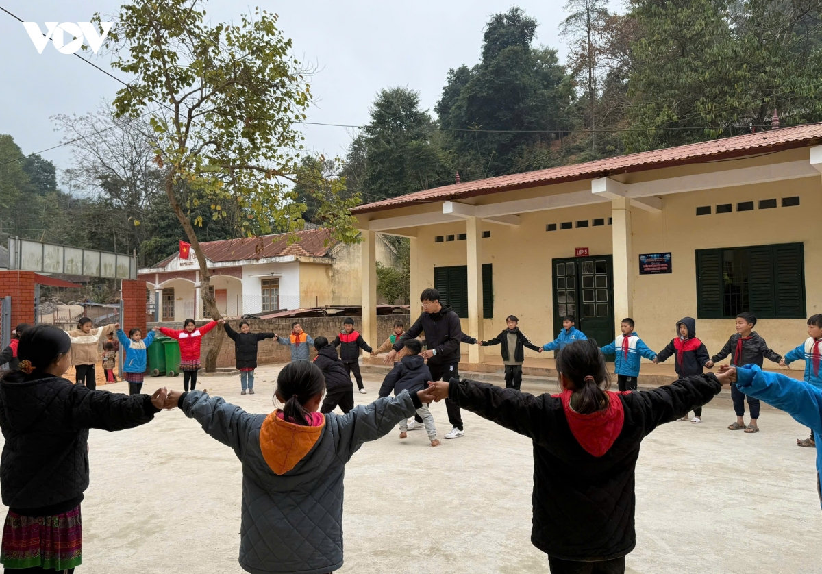 sơn la thí điểm dạy và học tiếng lào trong các trường học vùng biên giới hình ảnh 1 son la thi diem day va hoc tieng lao trong cac truong hoc vung bien gioi hinh anh 1