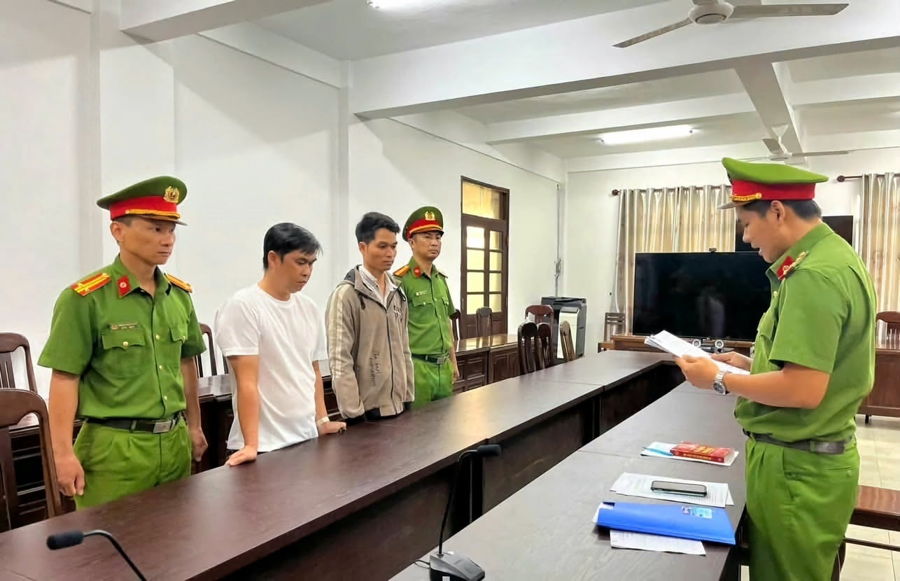 Các bị can bị khởi tố (Ảnh: N.K)