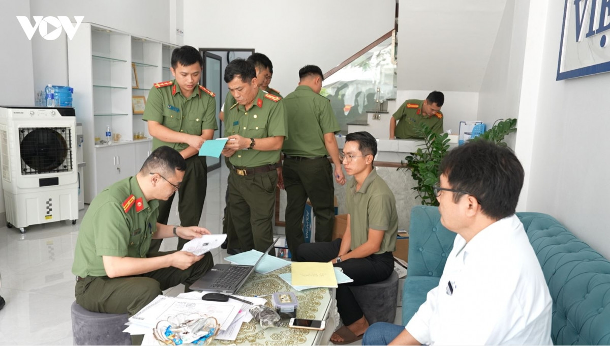 khởi tố đối tượng điều hành phòng khám việt nhật cb lừa dối khách hàng hình ảnh 3 khoi to doi tuong dieu hanh phong kham viet nhat cb lua doi khach hang hinh anh 3