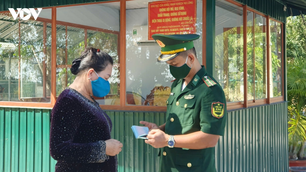 tây ninh cảnh báo bẫy việc nhẹ lương cao ở campuchia hình ảnh 1 tay ninh canh bao bay viec nhe luong cao o campuchia hinh anh 1