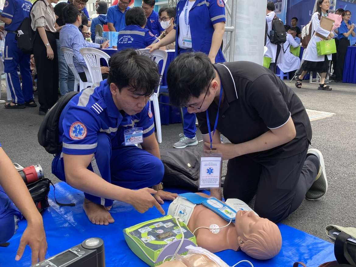 Đề xuất hỗ trợ 100 học phí đào tạo bác sĩ nội trú hình ảnh 1 De xuat ho tro 100 hoc phi dao tao bac si noi tru hinh anh 1