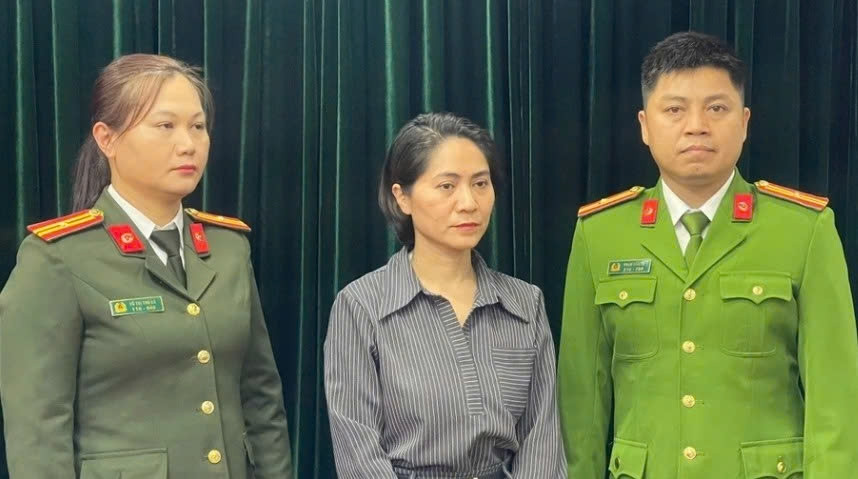 hôm nay xét xử nữ giám đốc hủy show về đây bốn cánh chim trời hình ảnh 1 hom nay xet xu nu giam doc huy show ve day bon canh chim troi hinh anh 1