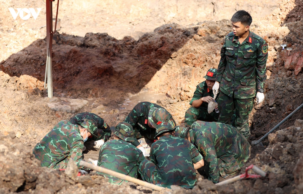 them 18 hai cot liet si duoc tim thay tai cong vien le thi rieng hinh anh 2