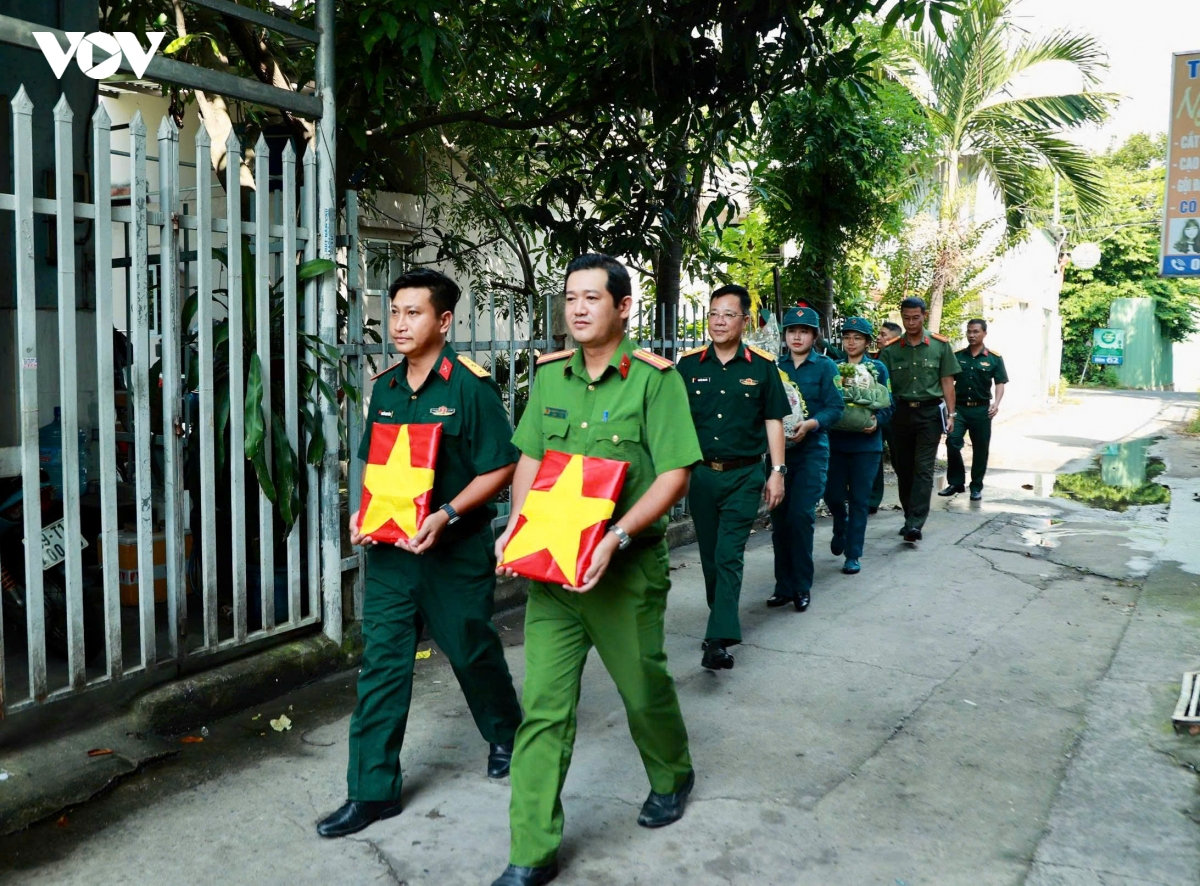 nước mắt người em 81 tuổi khi nhận di ảnh 2 người anh liệt sĩ hình ảnh 1 nuoc mat nguoi em 81 tuoi khi nhan di anh 2 nguoi anh liet si hinh anh 1