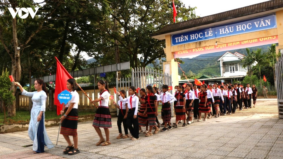 hue sap xep truong lop, giu on dinh viec hoc hinh anh 1