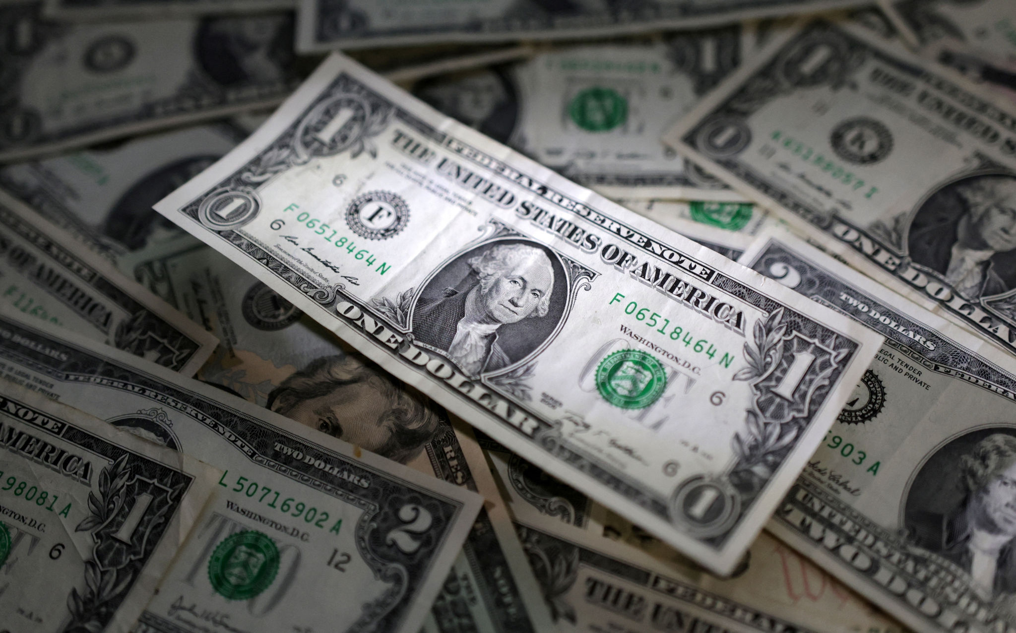 Tỷ giá trung tâm giảm sau chuỗi ngày đạt kỷ lục. (Ảnh minh họa: Reuters)
