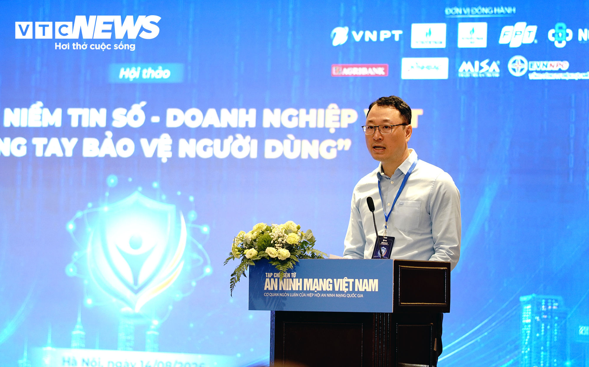 Thượng tá Triệu Mạnh Tùng chia sẻ tại sự kiện. (Ảnh: Thụy Phương)