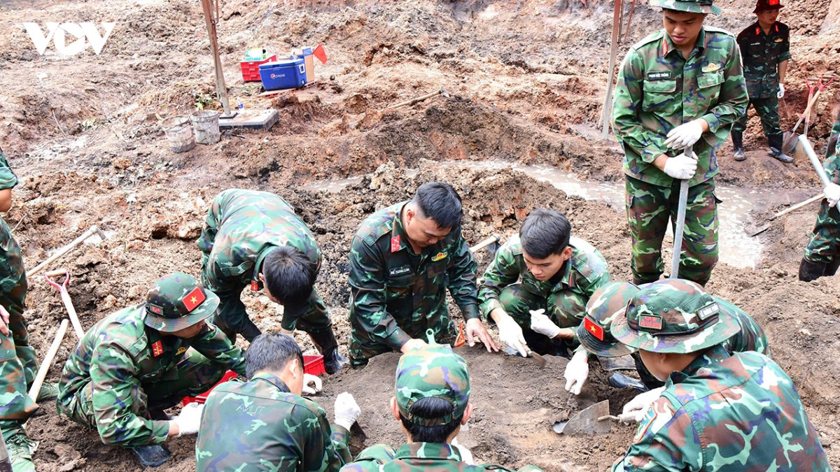 phát hiện thêm 10 bộ hài cốt liệt sĩ tại công viên lê thị riêng hình ảnh 3 phat hien them 10 bo hai cot liet si tai cong vien le thi rieng hinh anh 3