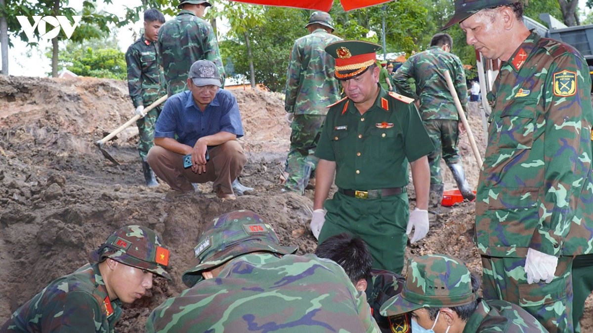 phát hiện thêm 10 bộ hài cốt liệt sĩ tại công viên lê thị riêng hình ảnh 2 phat hien them 10 bo hai cot liet si tai cong vien le thi rieng hinh anh 2