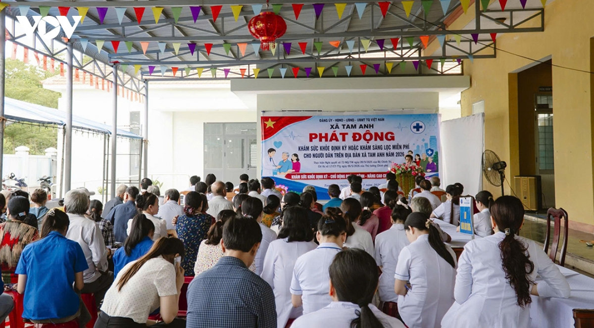 Đưa bác sĩ về khám sức khỏe cho hơn 4000 người dân xã đảo tam hải, tp Đà nẵng hình ảnh 5 Dua bac si ve kham suc khoe cho hon 4000 nguoi dan xa dao tam hai, tp Da nang hinh anh 5