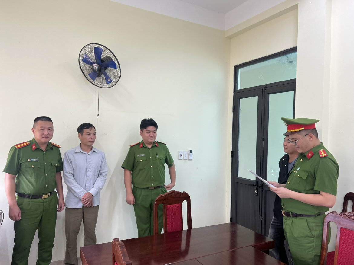 cảnh báo thủ đoạn mua giấy tờ giả trên mạng để qua mặt lực lượng chức năng hình ảnh 1 canh bao thu doan mua giay to gia tren mang de qua mat luc luong chuc nang hinh anh 1