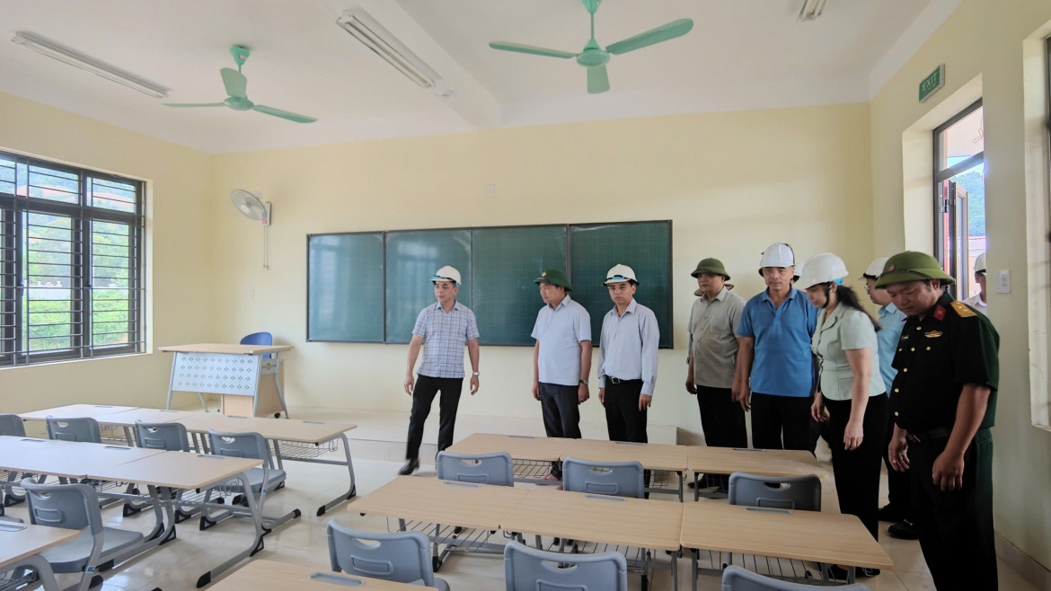 to giam sat cua Uy ban kiem tra trung uong lam viec voi ubnd tinh son la hinh anh 5