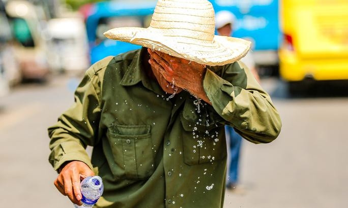 nắng nóng tiếp diễn ở bắc bộ và trung bộ, có nơi trên 37 c hình ảnh 1 nang nong tiep dien o bac bo va trung bo, co noi tren 37 c hinh anh 1