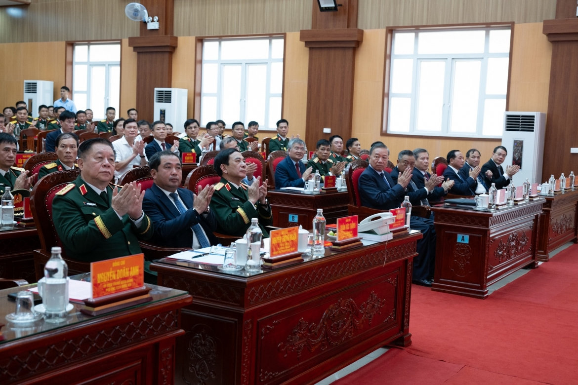 tong bi thu, chu tich nuoc to lam tham su doan bo binh co gioi 308, quan doan 12 hinh anh 3
