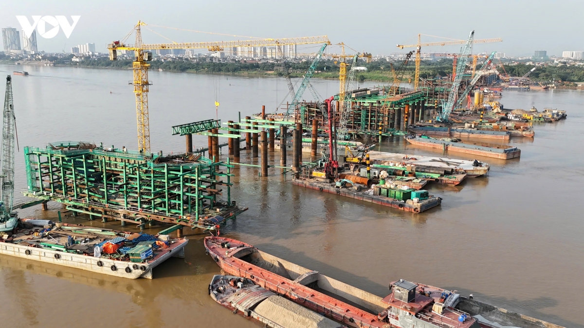 sau gan 8 thang, cau tran hung Dao sap dung nhung nhip vom thep dau tien hinh anh 2