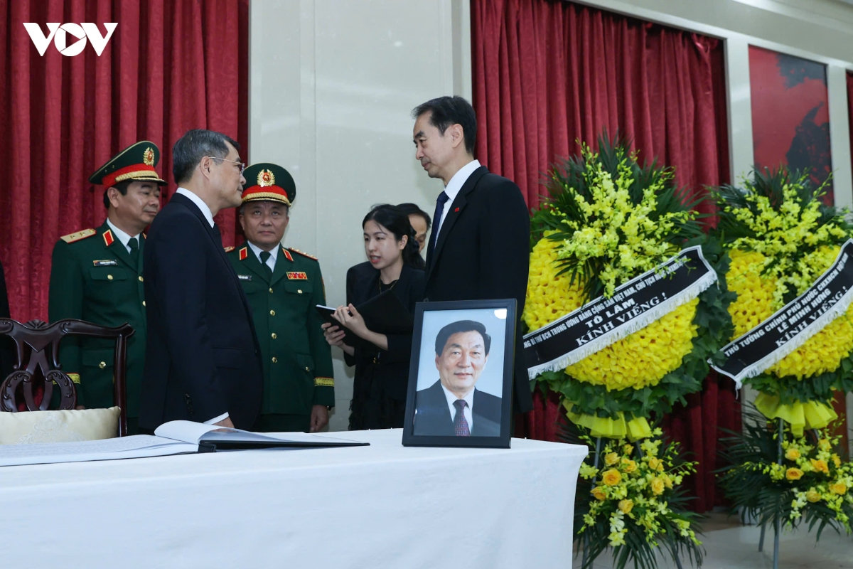 thủ tướng lê minh hưng viếng nguyên thủ tướng trung quốc chu dung cơ hình ảnh 5 thu tuong le minh hung vieng nguyen thu tuong trung quoc chu dung co hinh anh 5