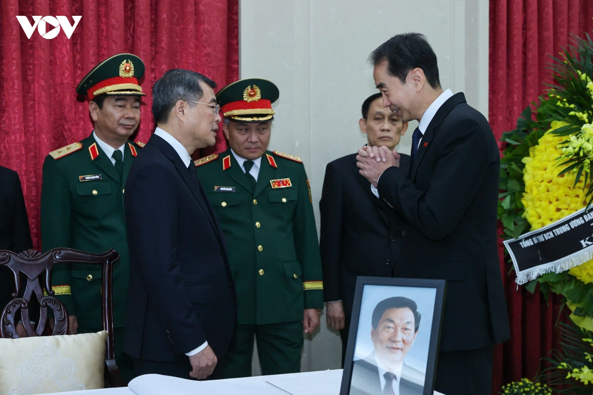 thủ tướng lê minh hưng viếng nguyên thủ tướng trung quốc chu dung cơ hình ảnh 4 thu tuong le minh hung vieng nguyen thu tuong trung quoc chu dung co hinh anh 4