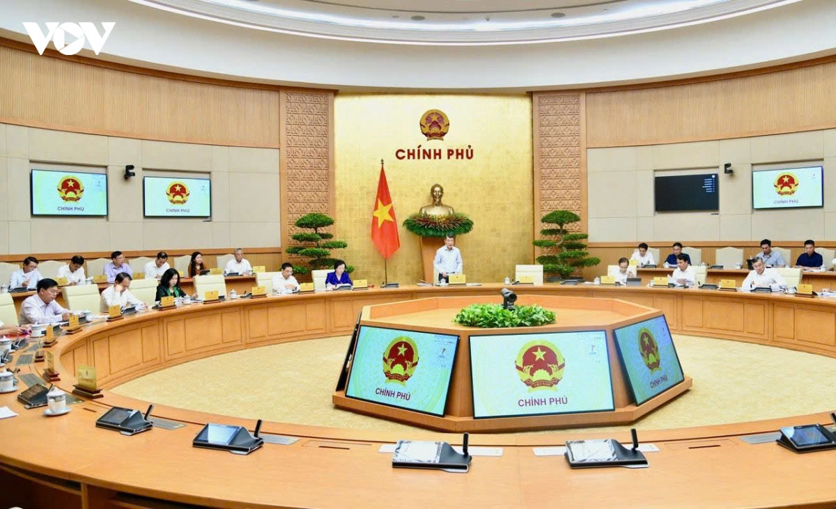 thu tuong le minh hung chu tri phien hop chuyen de xay dung phap luat hinh anh 3