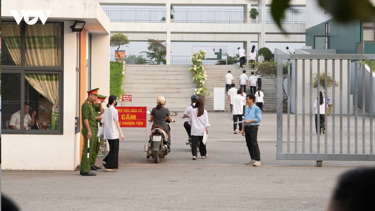 Kết quả thi lại Trường THPT chuyên Tuyên Quang không có điểm 10 ở tất cả các môn.