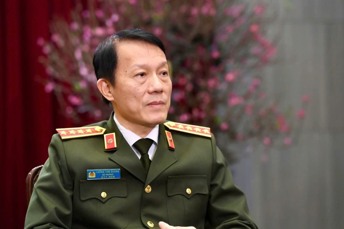 81 năm cand lực lượng nòng cốt thực hiện các mục tiêu chiến lược của Đảng hình ảnh 2 81 nam cand luc luong nong cot thuc hien cac muc tieu chien luoc cua Dang hinh anh 2