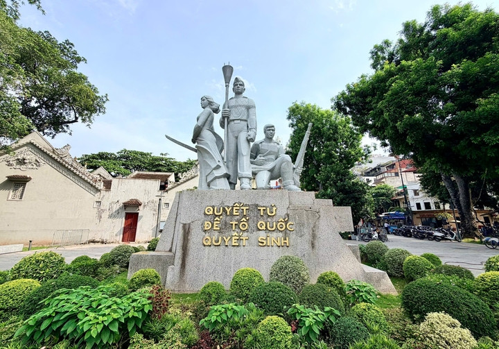 hà nội di dời tượng đài quyết tử để tổ quốc quyết sinh hình ảnh 1 ha noi di doi tuong dai quyet tu de to quoc quyet sinh hinh anh 1
