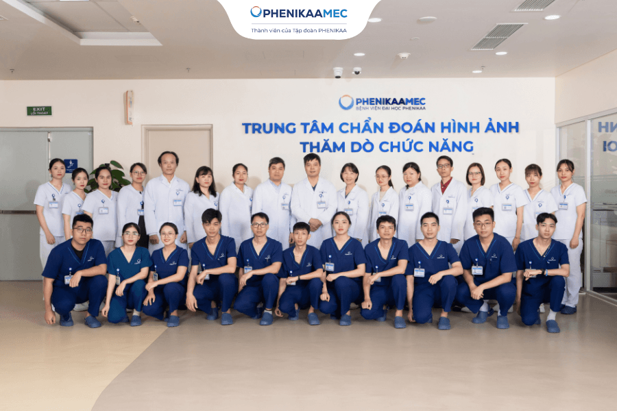 Đội ngũ chuyên gia, bác sĩ đồng hành cùng người bệnh từ thăm khám, chụp CT, tư vấn kết quả và điều trị.