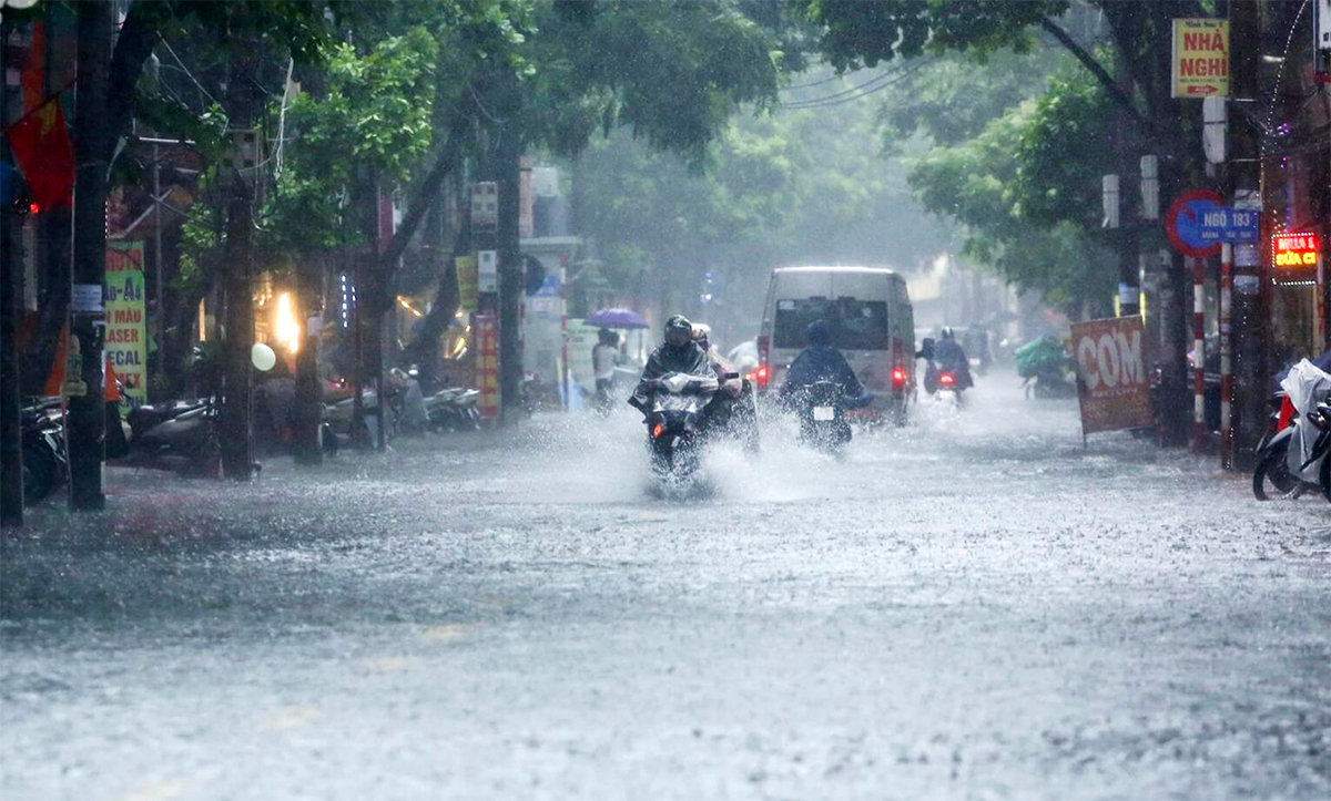 Áp thấp nhiệt đới gây mưa lớn ở Bắc Bộ.