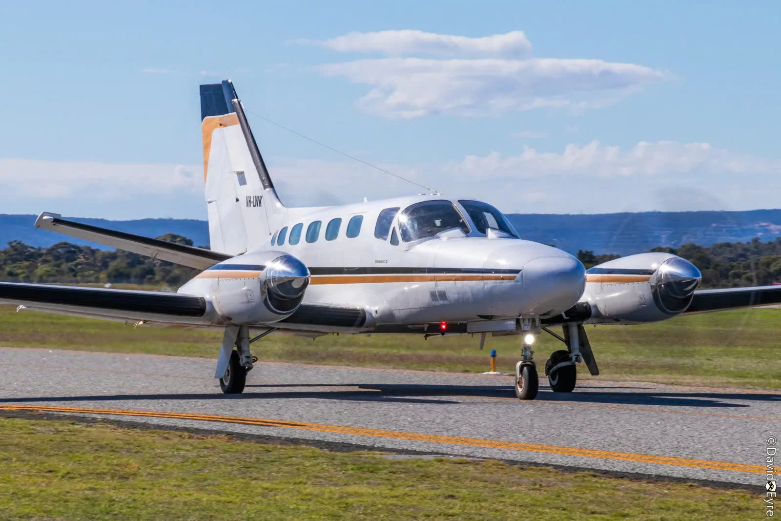 Máy bay Cessna 441 Conquest II.