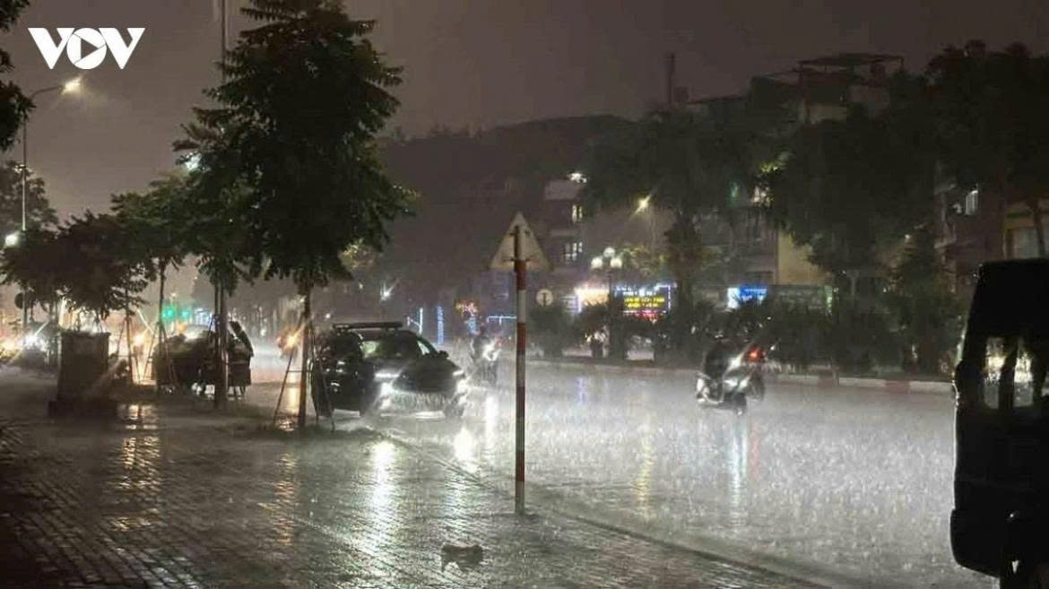 thời tiết ngày 22 8 bắc bộ mưa lớn, miền trung nắng nóng hình ảnh 1 thoi tiet ngay 22 8 bac bo mua lon, mien trung nang nong hinh anh 1
