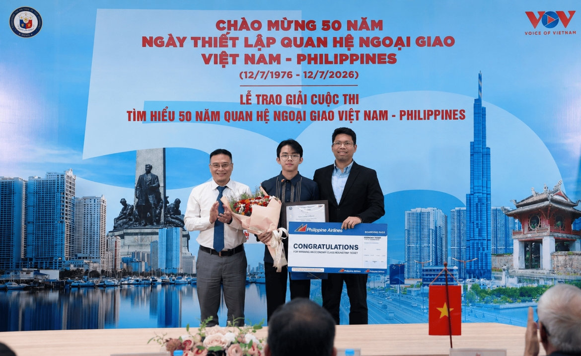 nam sinh tp.hcm đoạt giải nhất cuộc thi tìm hiểu 50 năm quan hệ việt nam - philippines hình ảnh 8 nam sinh tp.hcm doat giai nhat cuoc thi tim hieu 50 nam quan he viet nam - philippines hinh anh 8