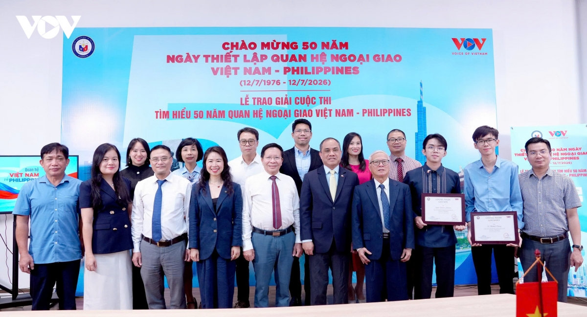 nam sinh tp.hcm đoạt giải nhất cuộc thi tìm hiểu 50 năm quan hệ việt nam - philippines hình ảnh 5 nam sinh tp.hcm doat giai nhat cuoc thi tim hieu 50 nam quan he viet nam - philippines hinh anh 5
