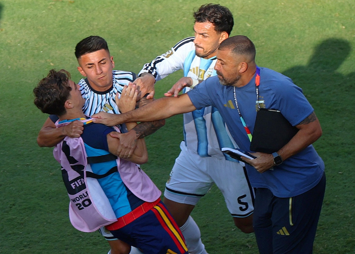 fifa ra án phạt vụ ẩu đả ở world cup 2026, Đt argentina chịu tổn thất nặng nề hình ảnh 1 fifa ra an phat vu au da o world cup 2026, Dt argentina chiu ton that nang ne hinh anh 1