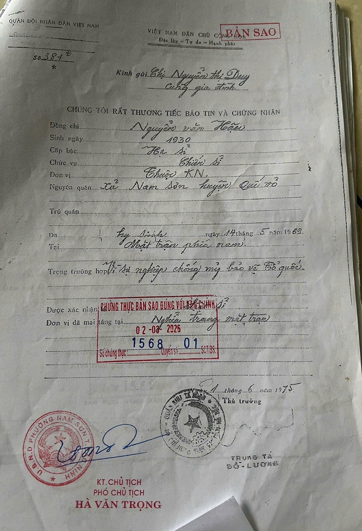 từ bức ảnh trong phần mộ liệt sĩ ở Đà nẵng, một thân nhân nhận ra bức ảnh hình ảnh 5 tu buc anh trong phan mo liet si o Da nang, mot than nhan nhan ra buc anh hinh anh 5