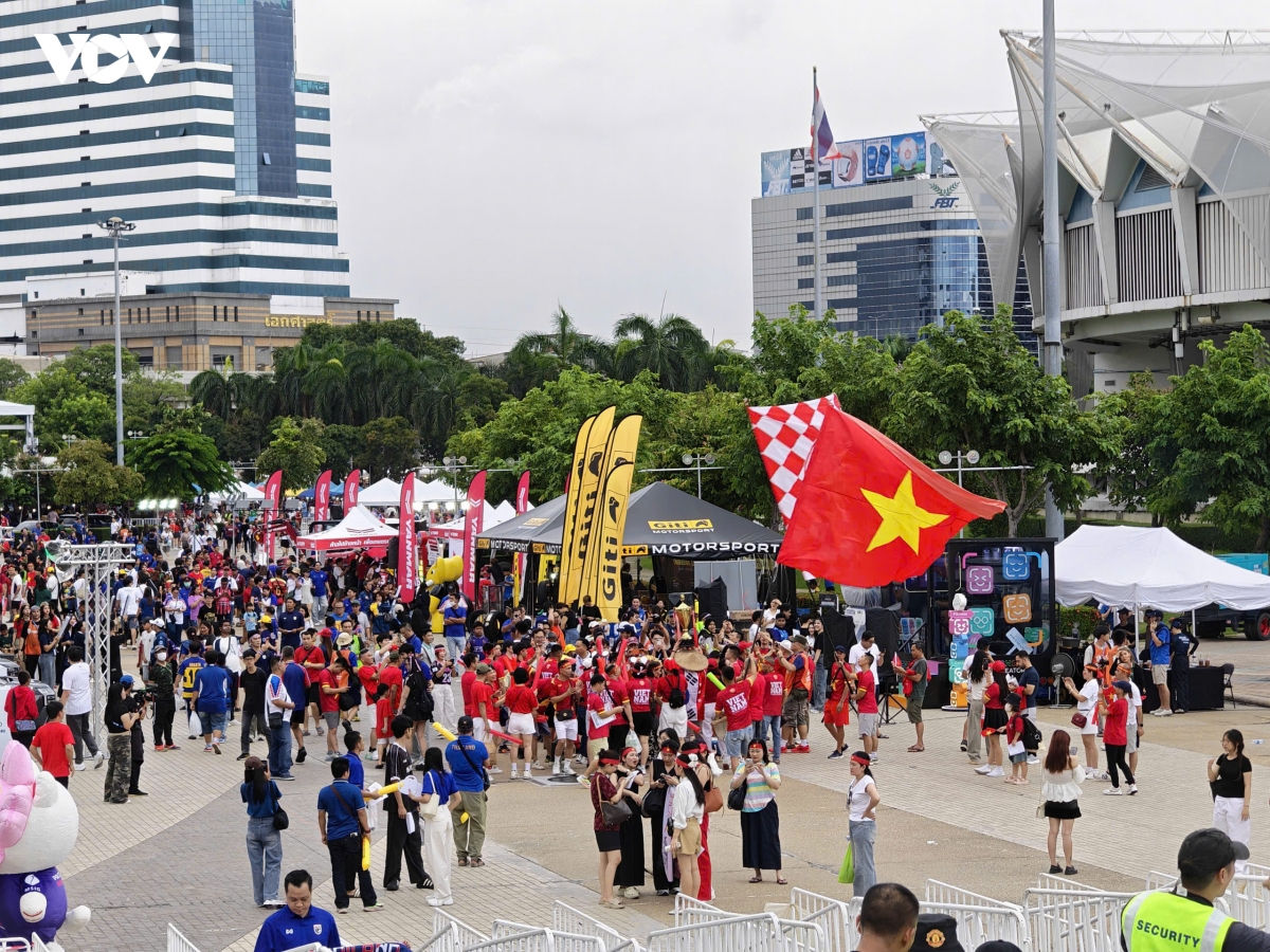 cDv viet nam doi mua toi rajamangala tiep lua chung ket asean cup 2026 hinh anh 9
