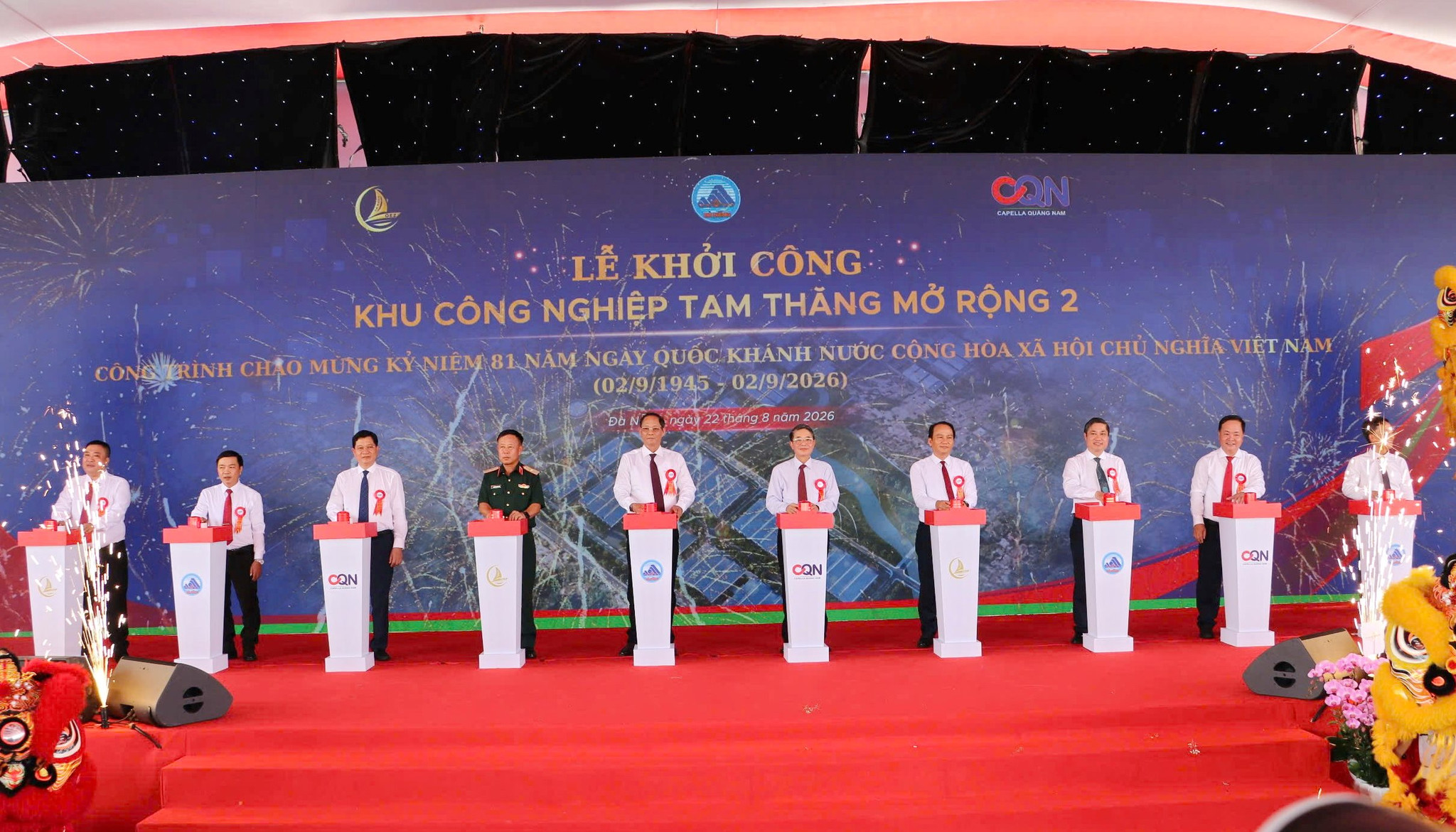 nguyen-pho-chu-tich-quoc-hoi-nguyen-duc-hai-thu-5-tu-phai-sang-nguyen-pho-chu-tich-quoc-hoi-tran-quang-phuong-thu-6-tu-phai-sang-cung-lanh-dao-tp-da-nang-nhan-nut-khoi-cong.jpg