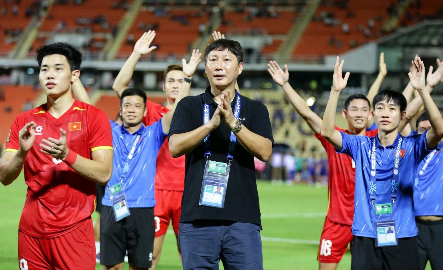 Huấn luyện viên Kim Sang-sik giúp đội tuyển Việt Nam đánh bại Thái Lan 3 lần ở chung kết ASEAN Cup, chưa tính trận lượt về vào ngày 26/8. (Ảnh: VFF)