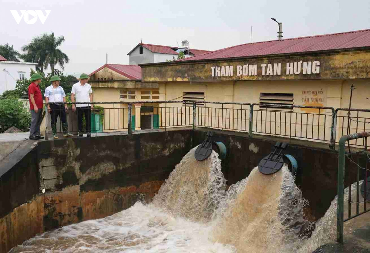 bão số 4 khiến 3.667 ha lúa bị ngập, hưng yên vận hành 126 trạm bơm tiêu phòng úng hình ảnh 4 bao so 4 khien 3.667 ha lua bi ngap, hung yen van hanh 126 tram bom tieu phong ung hinh anh 4