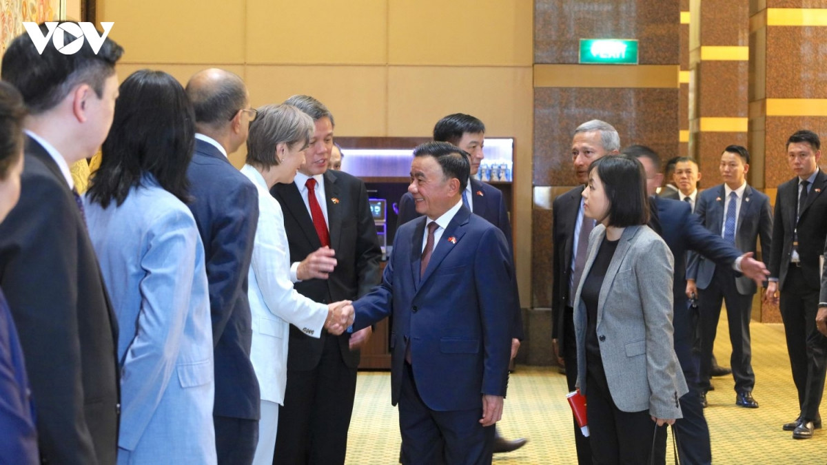 lễ đón thường trực ban bí thư trần cẩm tú thăm singapore hình ảnh 2 le don thuong truc ban bi thu tran cam tu tham singapore hinh anh 2
