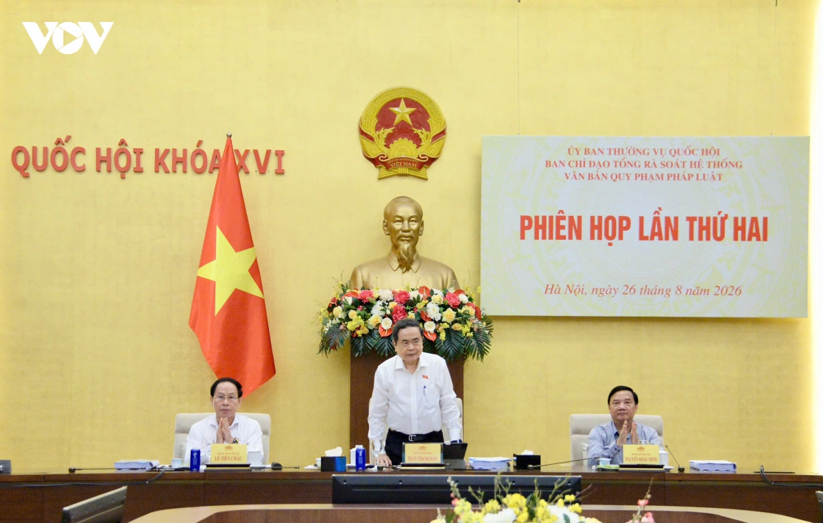 chu tich quoc hoi tran thanh man chu tri phien hop ra soat van ban phap luat hinh anh 1
