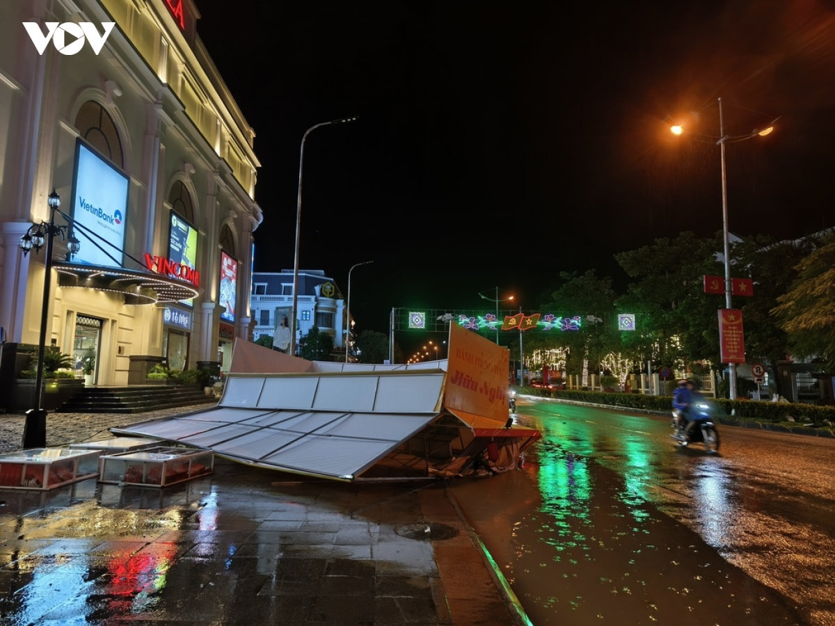 mua lon gay ngap nang nhieu tuyen pho tai phuong Dien bien phu, tinh Dien bien hinh anh 7