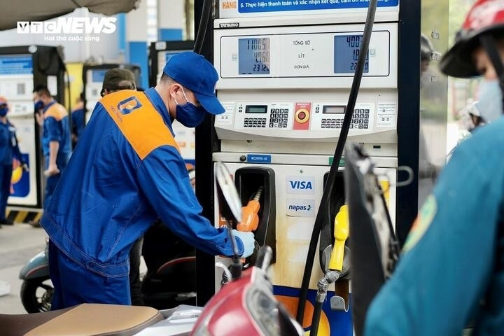 Giá xăng dầu giảm từ 15h hôm nay 27/8. (Ảnh minh họa: Minh Đức)