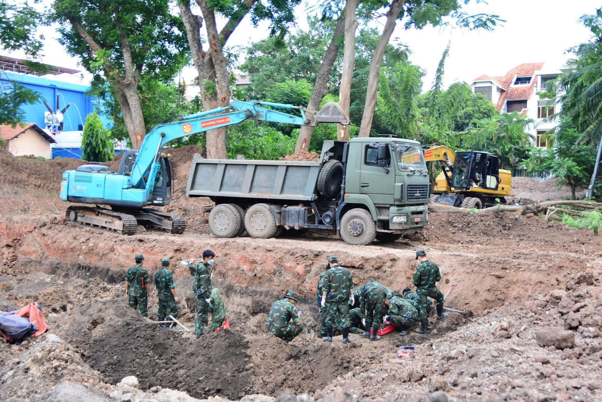 phát hiện 11 hài cốt liệt sĩ tại công viên lê thị riêng hình ảnh 2 phat hien 11 hai cot liet si tai cong vien le thi rieng hinh anh 2