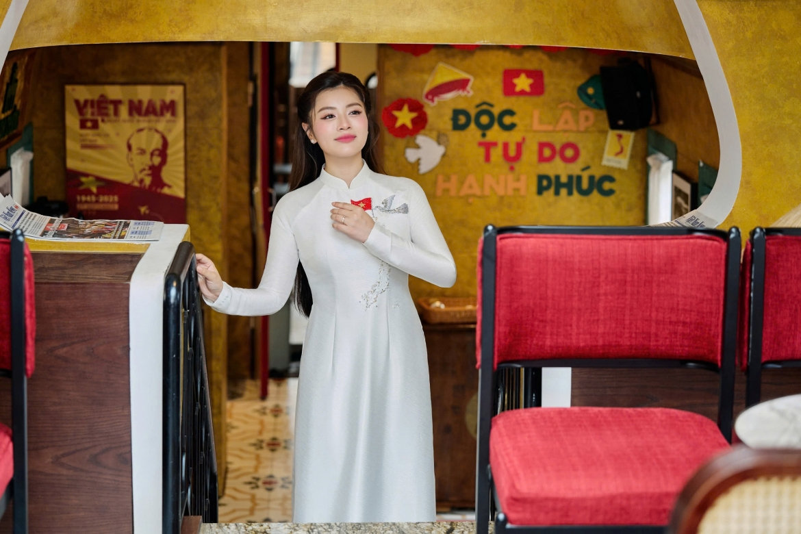 theo chuyến tàu Độc lập , sống lại không khí mùa thu lịch sử hình ảnh 2 theo chuyen tau Doc lap , song lai khong khi mua thu lich su hinh anh 2