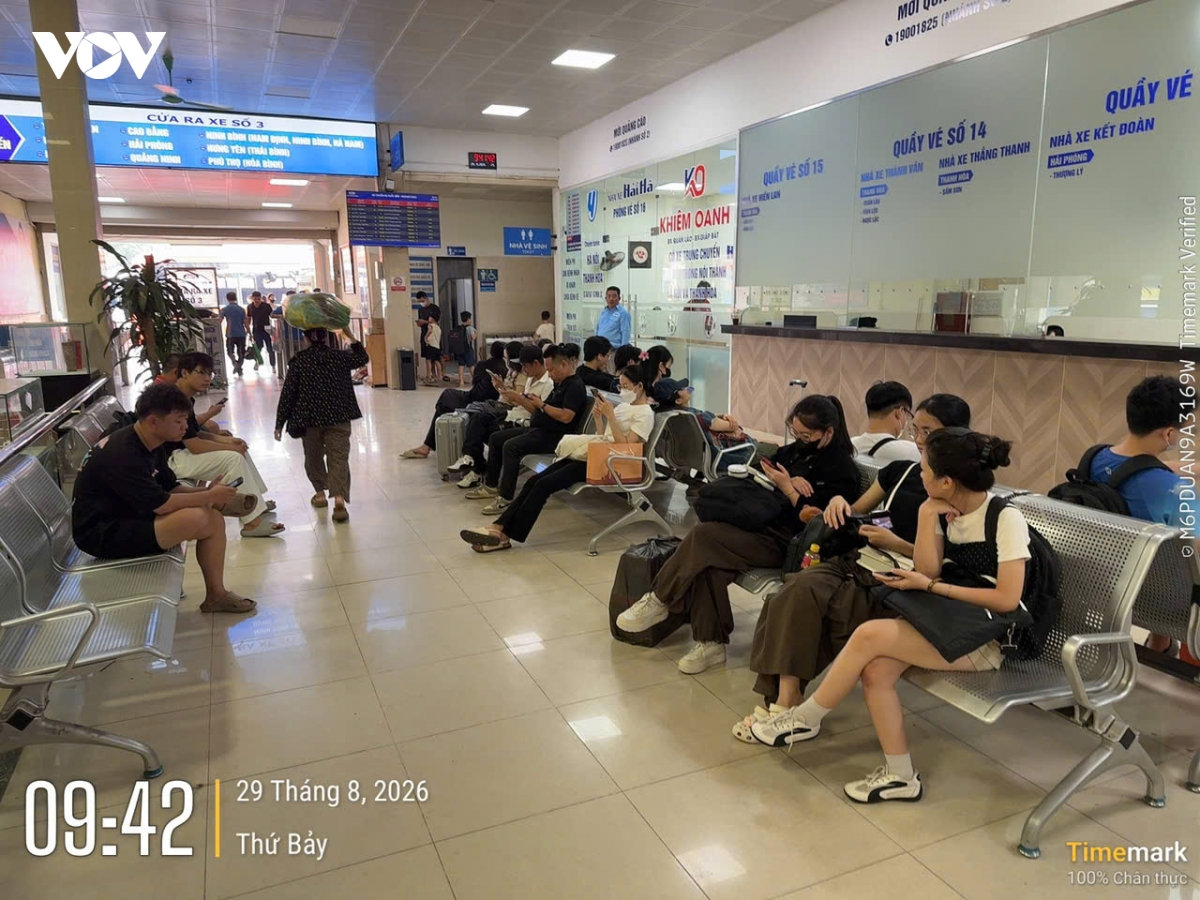 ngày đầu nghỉ lễ 2 9 bến xe hà nội vắng khách, nội bài vẫn thông thoáng hình ảnh 8 ngay dau nghi le 2 9 ben xe ha noi vang khach, noi bai van thong thoang hinh anh 8