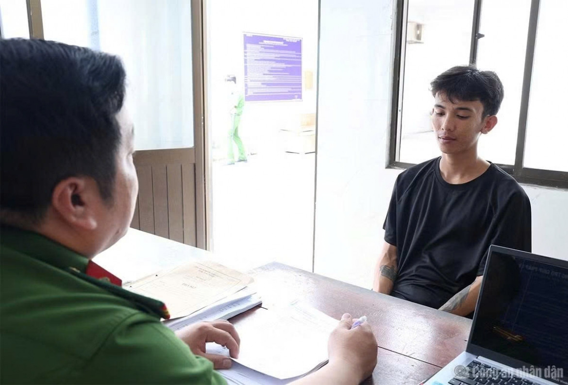 an giang bat nghi pham giet nguoi, cuop 450.000 dong o bien gioi hinh anh 2