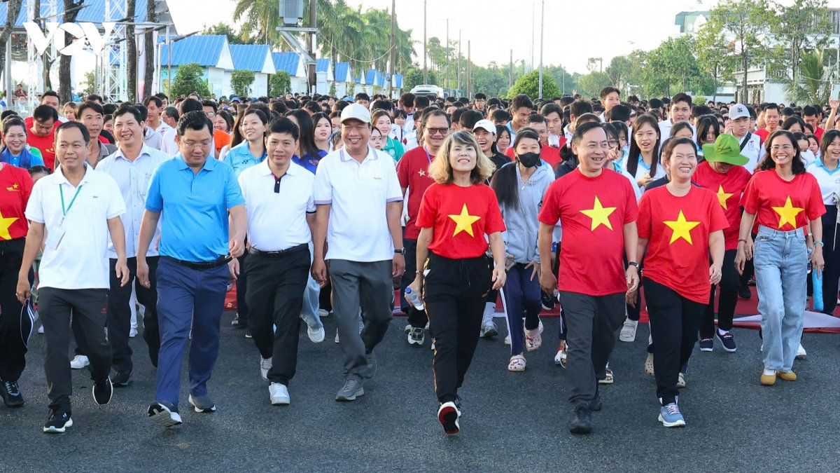  cung viet nam tien buoc 2026 - hanh trinh 10 ty buoc xanh hinh anh 6
