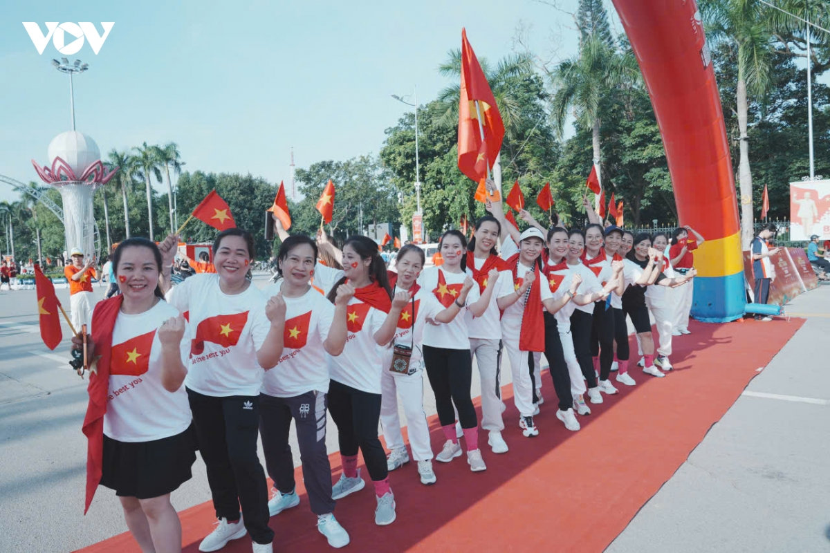  cung viet nam tien buoc 2026 - hanh trinh 10 ty buoc xanh hinh anh 8