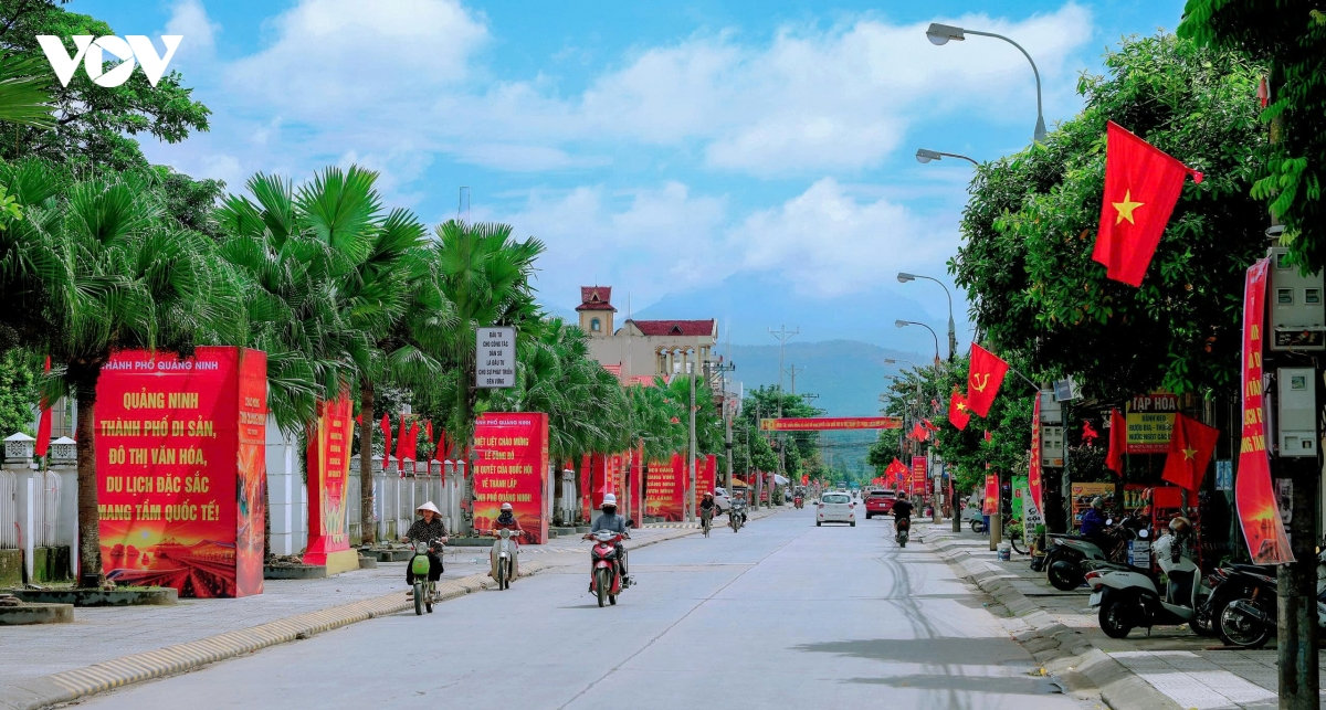 quảng ninh chính thức trở thành thành phố thứ 8 của việt nam hình ảnh 1 quang ninh chinh thuc tro thanh thanh pho thu 8 cua viet nam hinh anh 1
